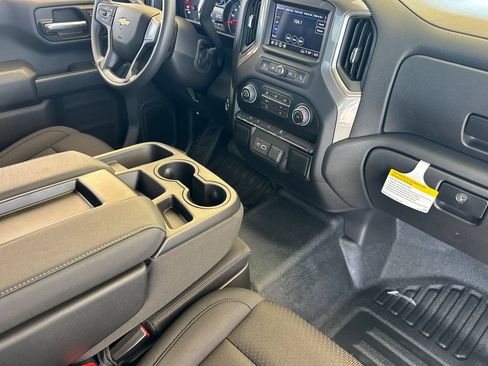 Used 2026 Chevrolet Silverado 1500 W/T AWD/4WD image 15