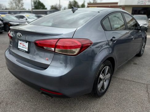 Used 2018 Kia Forte S image 3