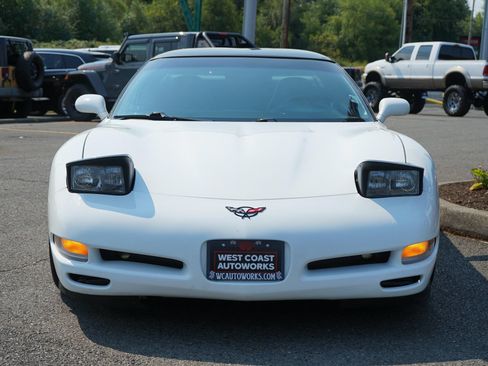 Used 1997 Chevrolet Corvette Coupe w/ Memory Pkg RWD image 10