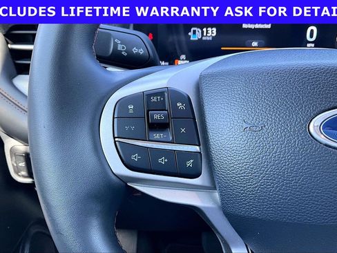Used 2025 Ford Explorer Active RWD image 15