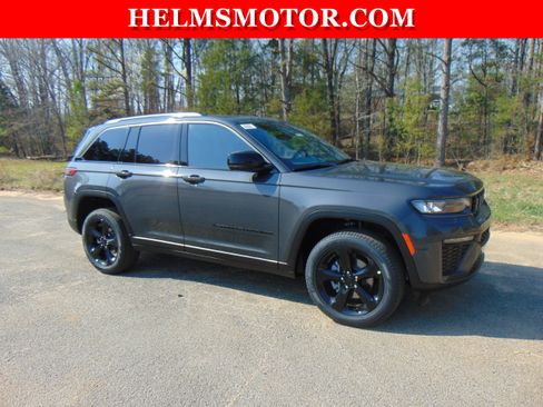 New 2026 Jeep Grand Cherokee Limited w/ Limited Altitude Package AWD/4WD image 11