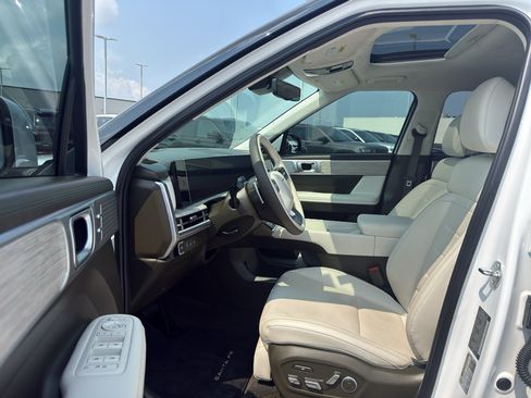 Used 2025 Hyundai Santa Fe Calligraphy AWD/4WD image 11