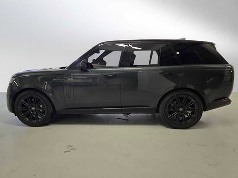Used 2023 Land Rover Range Rover SE AWD/4WD image 2