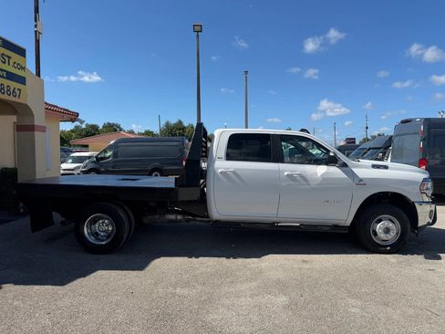 Used 2020 RAM 3500 4x4 Crew Cab SLT DRW w/ Quick Order Package 2YG SLT image 6