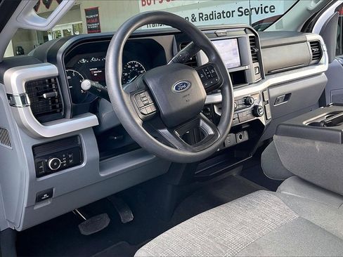 Used 2025 Ford F250 XLT image 4