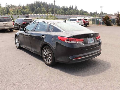 Used 2018 Kia Optima LX w/ 17" Alloy Wheels Package FWD image 7