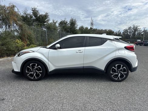 Used 2019 Toyota C-HR XLE image 5