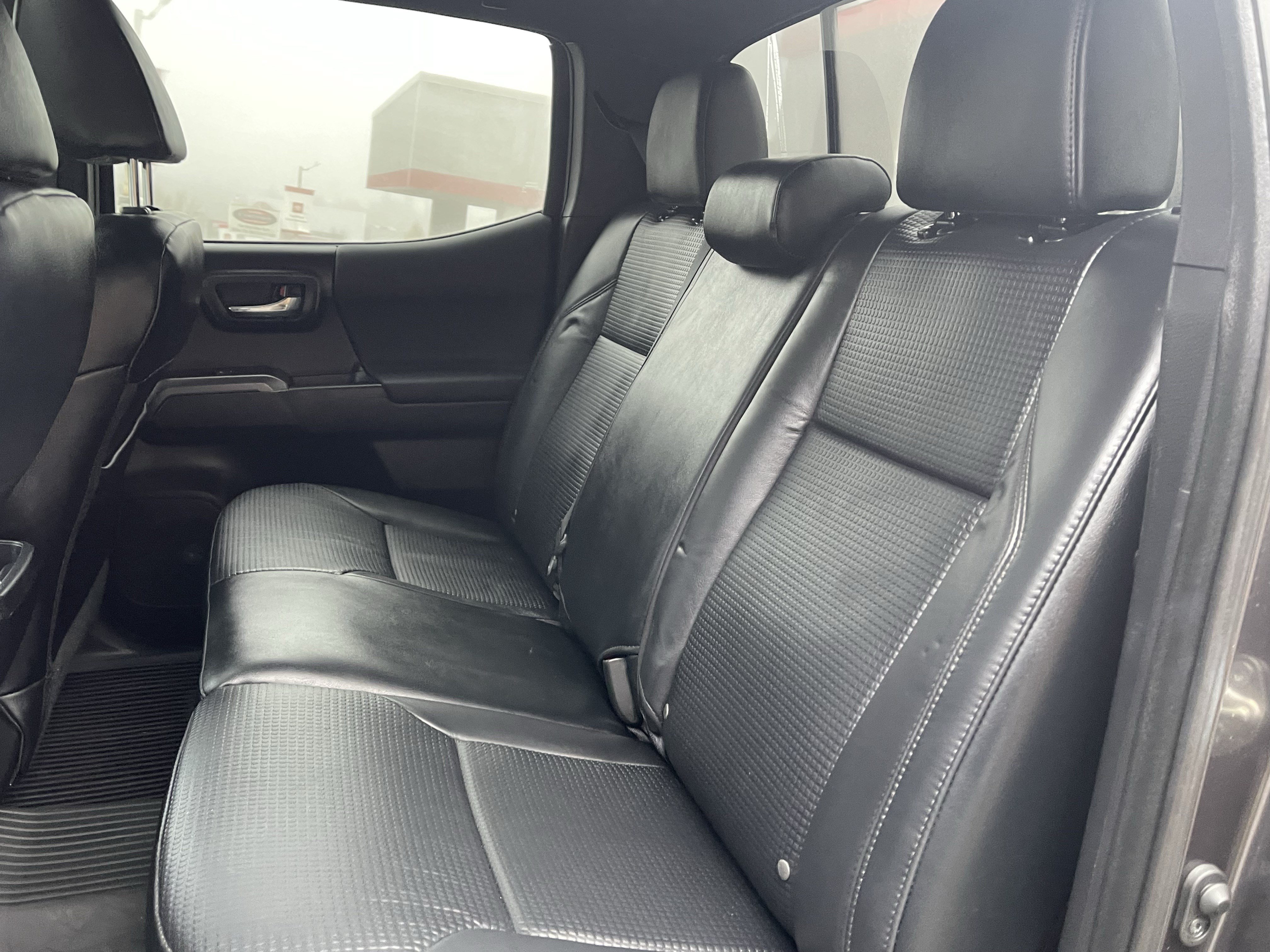 Certified 2020 Toyota Tacoma TRD Off-Road w/ TRD Premium Off Road Package AWD/4WD image 14