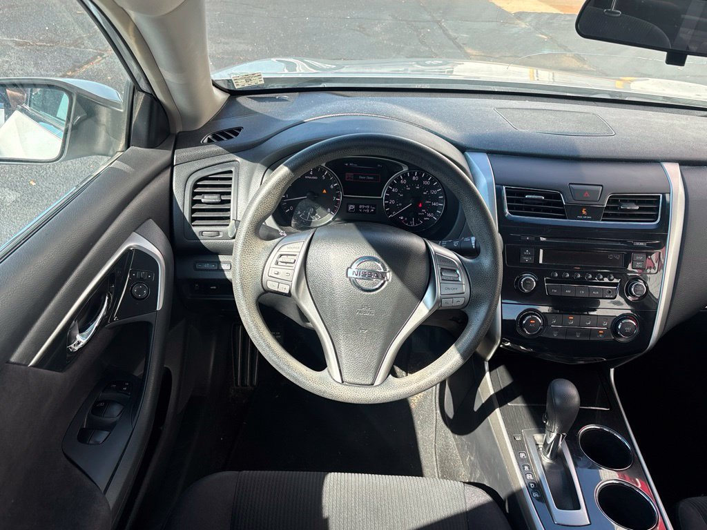 Used 2013 Nissan Altima 2.5 S FWD image 2