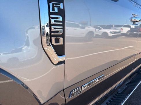 Used 2020 Ford F250 Lariat w/ Lariat Ultimate Package AWD/4WD image 14