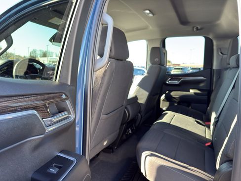 Used 2024 Chevrolet Silverado 1500 LT image 31