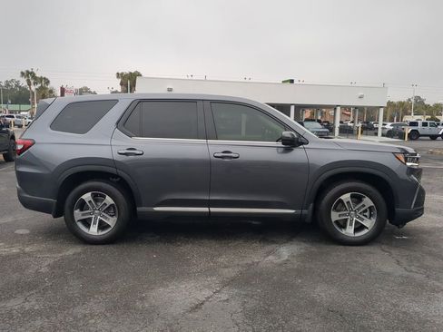 Used 2025 Honda Pilot EX-L image 3