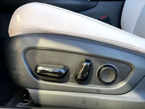 Used 2023 Lexus UX 250h FWD image 34