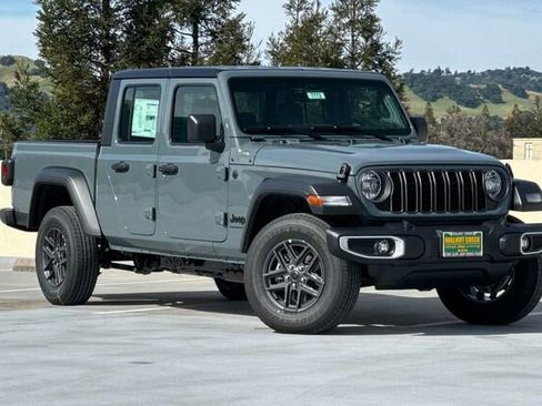 New 2026 Jeep Gladiator Sport AWD/4WD image 2