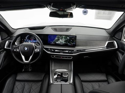 Used 2025 BMW X5 xDrive40i w/ Climate Comfort Package image 19