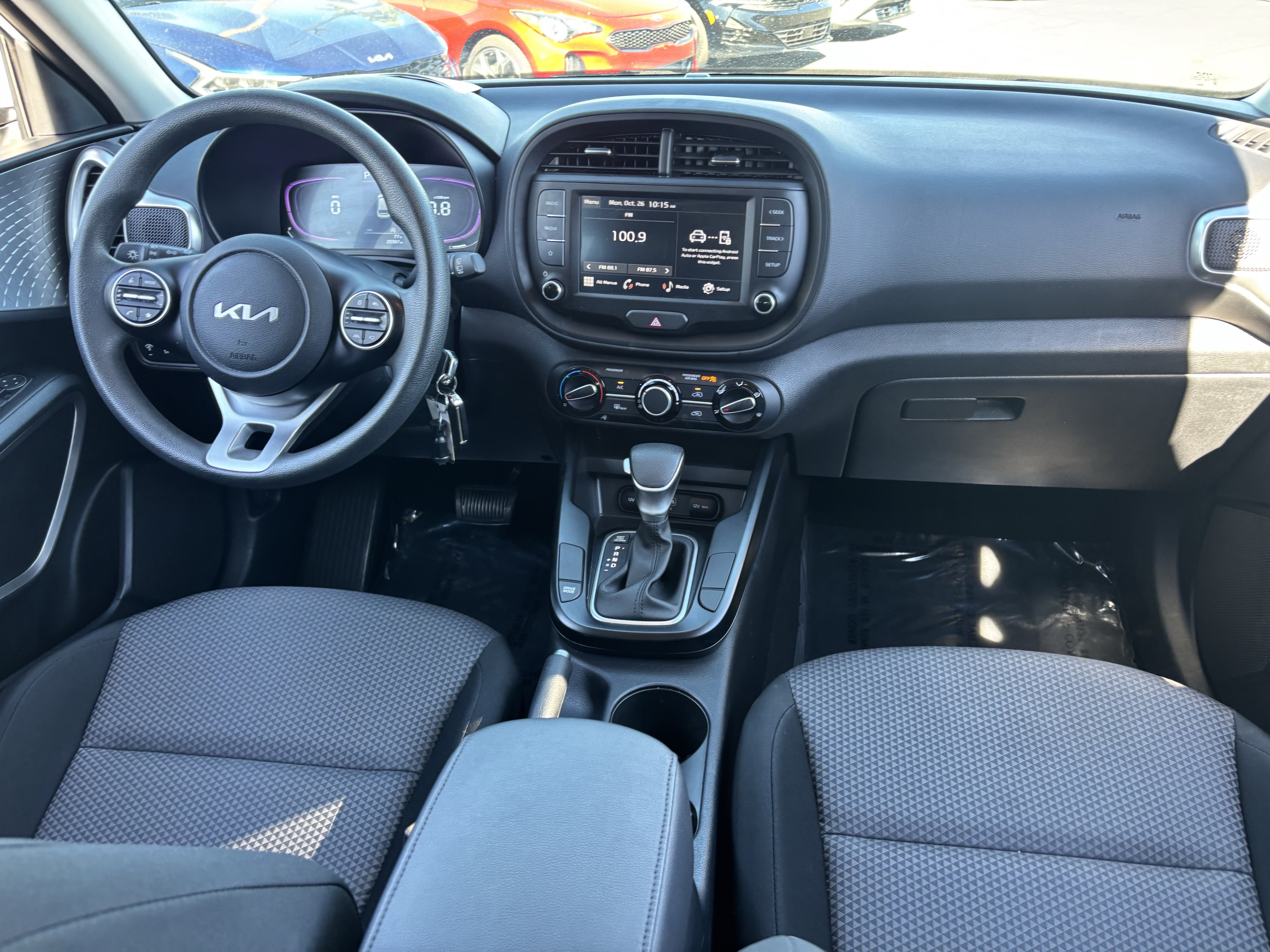 Certified 2025 Kia Soul LX w/ LX Technology Package FWD image 13