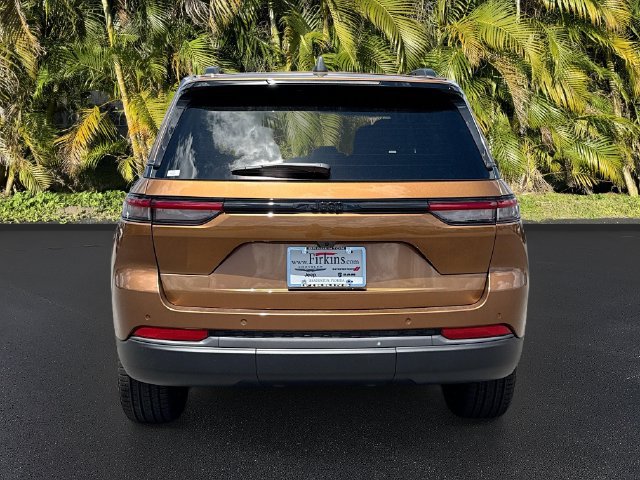 New 2026 Jeep Grand Cherokee Limited w/ Limited Altitude Package RWD image 5