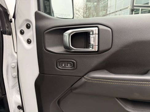 Used 2025 Jeep Wrangler Sahara 4xe image 21