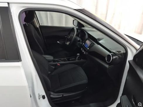 Used 2023 Nissan Kicks SV FWD image 10