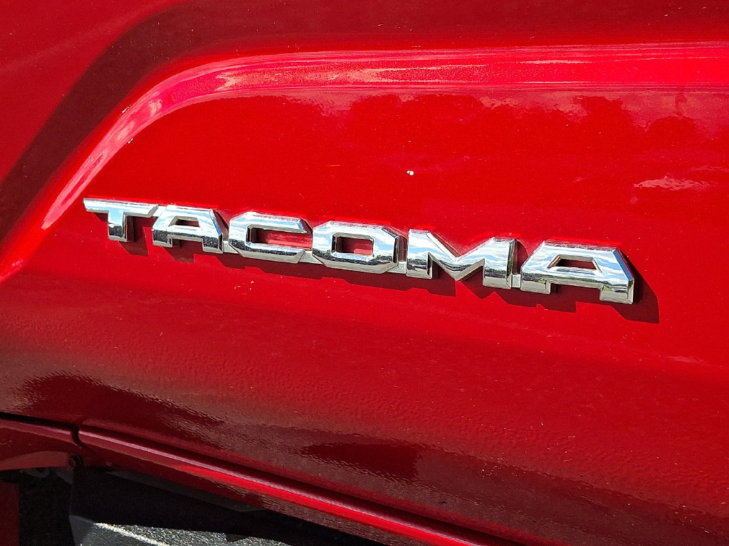 Certified 2025 Toyota Tacoma SR5 AWD/4WD image 31