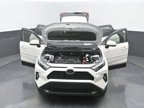 Used 2022 Toyota RAV4 XLE Premium AWD/4WD image 35