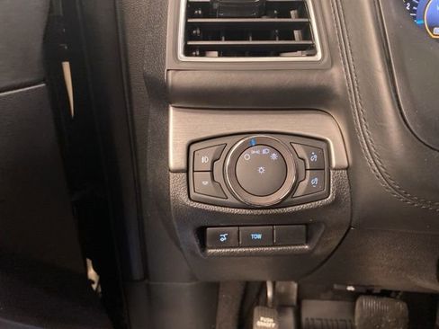 Used 2019 Ford Explorer Platinum image 18