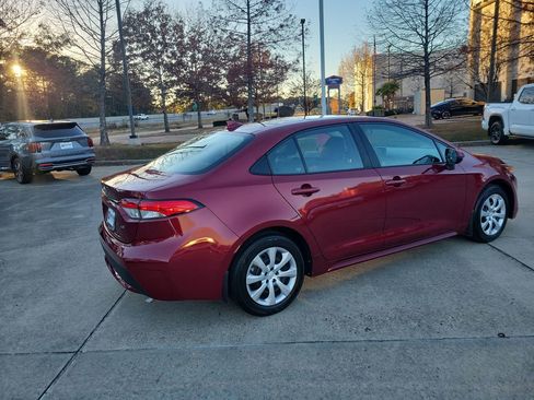 Certified 2022 Toyota Corolla LE image 8