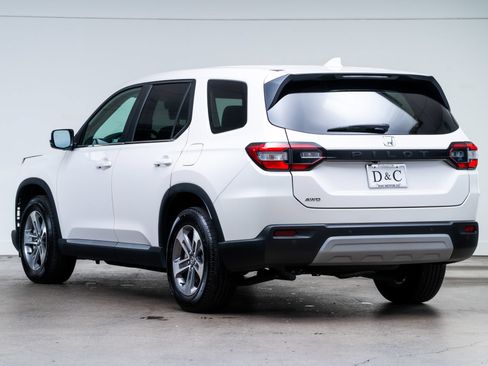 Used 2025 Honda Pilot EX-L image 5