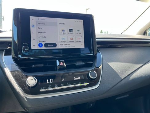 Used 2025 Toyota Corolla LE FWD image 19