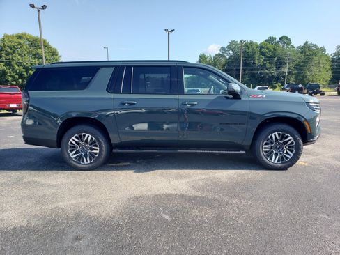 New 2026 Chevrolet Suburban Z71 w/ Z71 Off-Road Package AWD/4WD image 5
