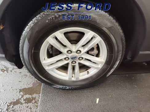 Used 2024 Ford Explorer XLT w/ Equipment Group 202A image 8