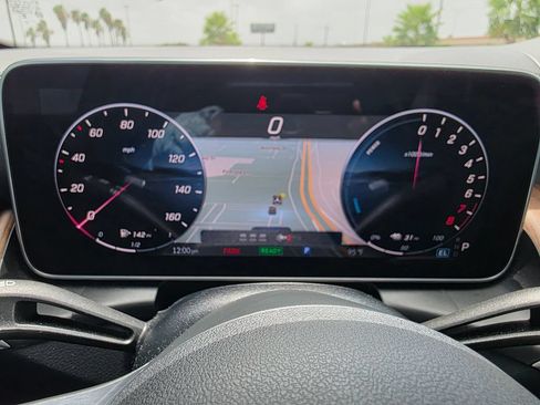 Used 2025 Mercedes-Benz GLC 350e 4MATIC image 17