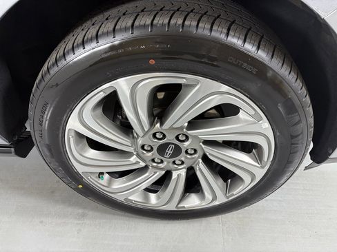 Used 2023 Lincoln Navigator Reserve image 10