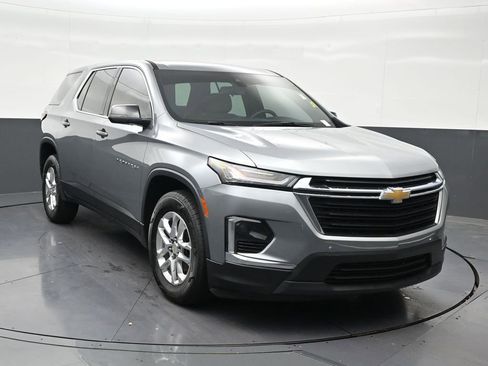 Used 2023 Chevrolet Traverse LS FWD image 8