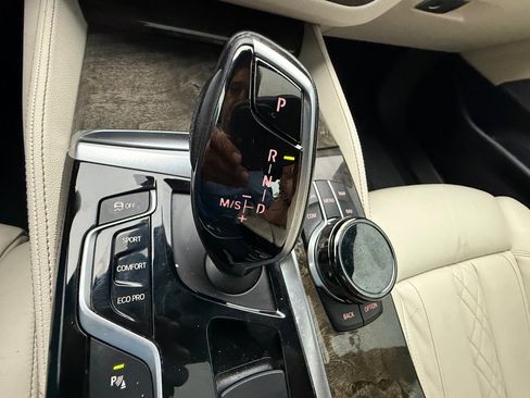 Used 2018 BMW 540i RWD image 34