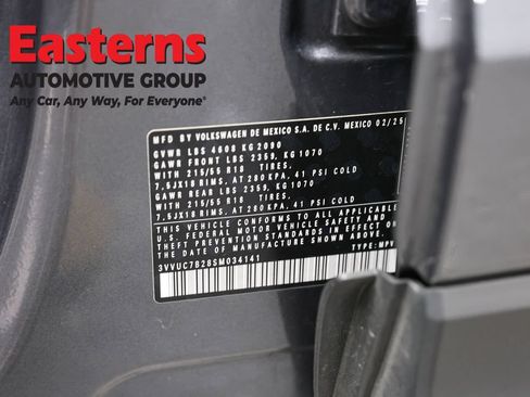 Used 2025 Volkswagen Taos SE AWD/4WD image 34