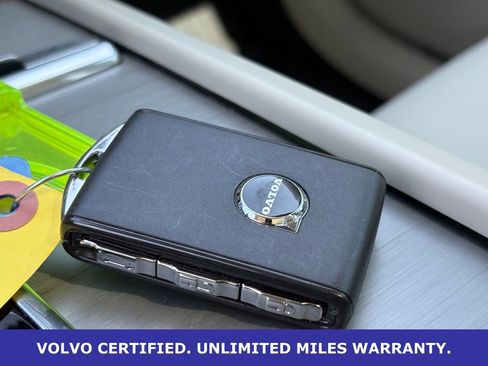Certified 2025 Volvo XC90 B5 Core w/ Protection Package Premier AWD/4WD image 38
