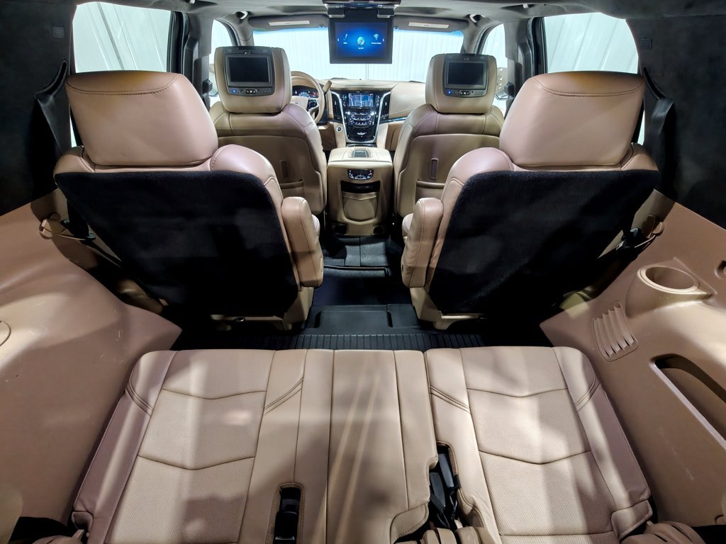 Used 2018 Cadillac Escalade Platinum AWD/4WD image 37