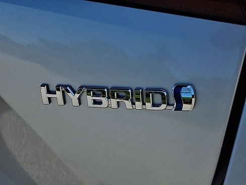 Used 2020 Toyota Prius LE AWD/4WD image 32