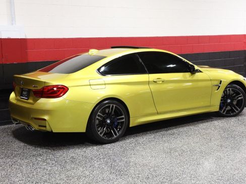 Used 2019 BMW M4 Coupe w/ Executive Package RWD image 9