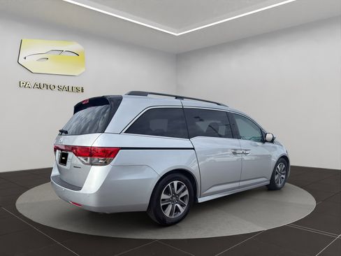 Used 2015 Honda Odyssey Touring image 7