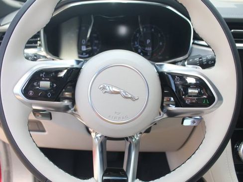 New 2025 Jaguar F-PACE R-Dynamic S image 17