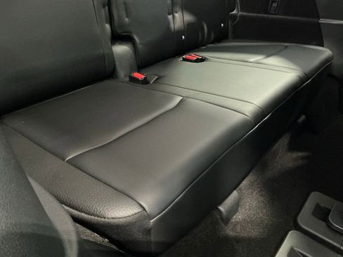 Used 2023 Nissan Pathfinder SL AWD/4WD image 21