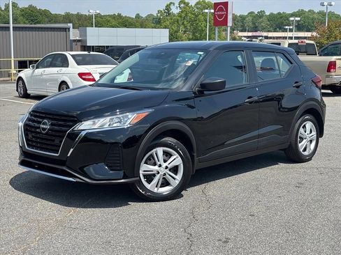 Used 2025 Nissan Kicks Play S FWD image 2