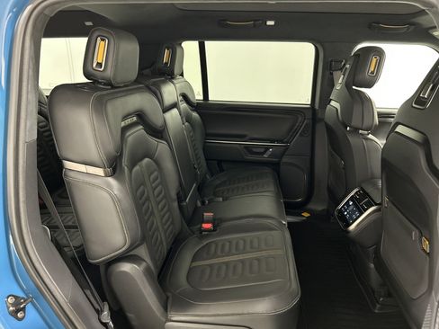 Used 2025 Rivian R1S Adventure Dual AWD/4WD image 23