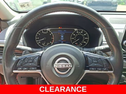 Used 2024 Nissan Altima 2.5 SR FWD image 19