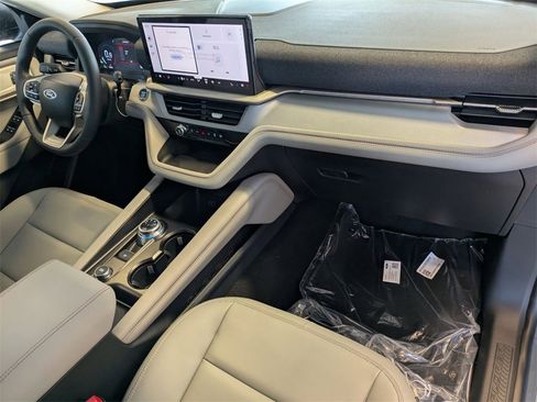 New 2026 Ford Explorer Active w/ Active Comfort Package image 21