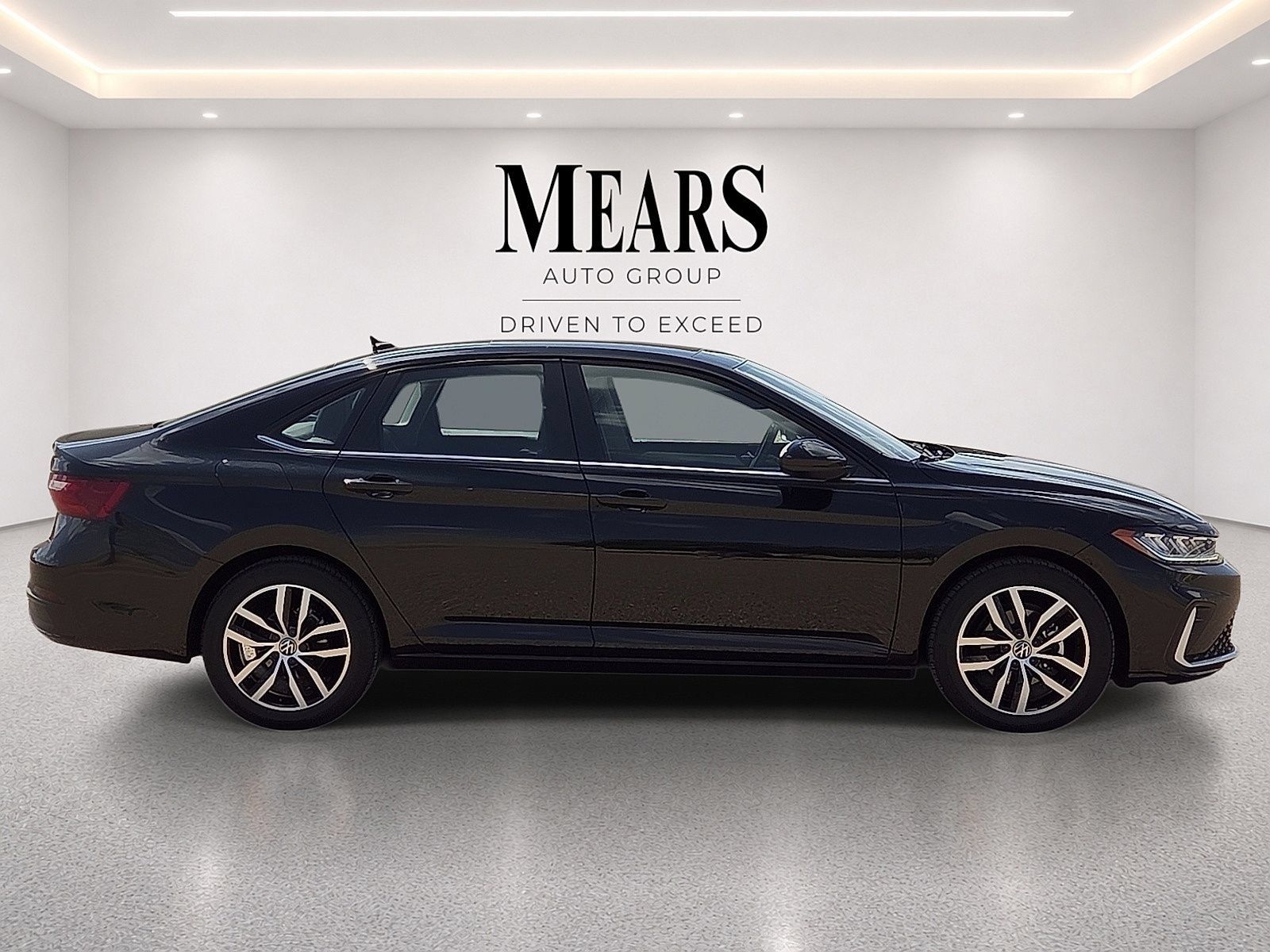 Used 2025 Volkswagen Jetta SE FWD image 6