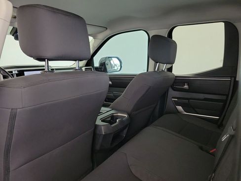 Used 2022 Toyota Tundra SR5 w/ SR5 Convenience Package RWD image 11