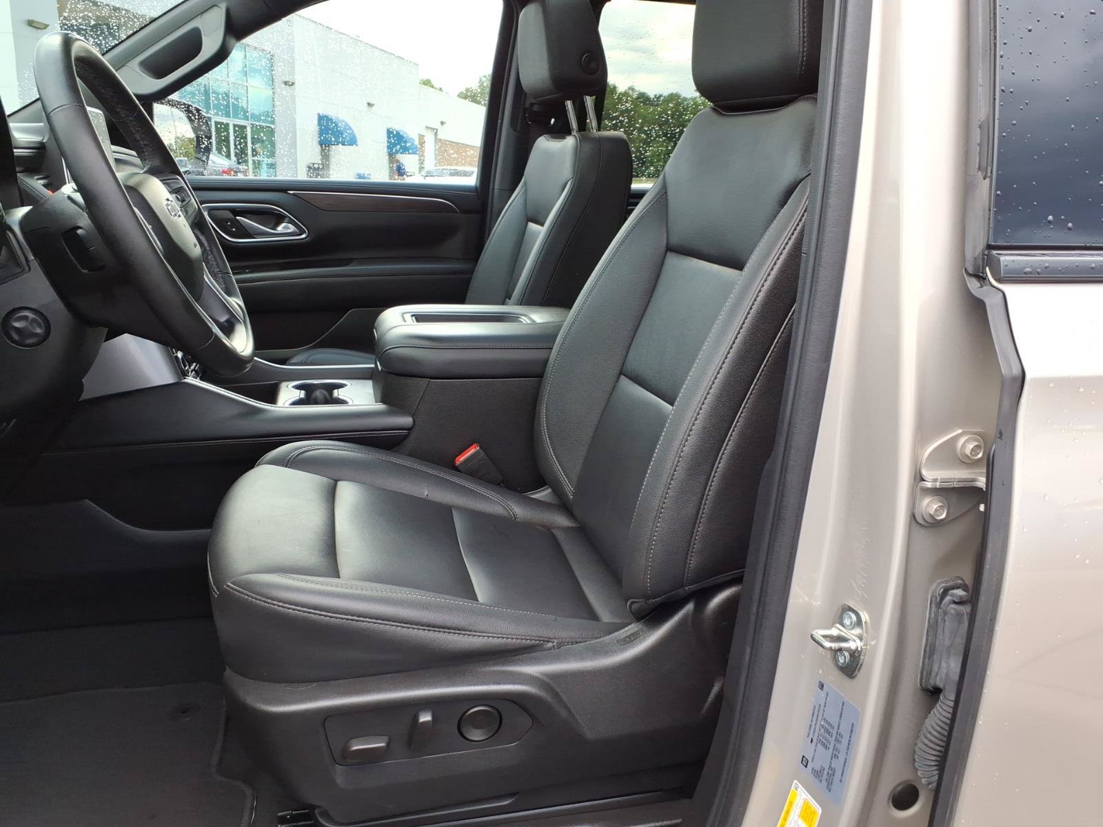 Used 2024 Chevrolet Tahoe Z71 w/ Luxury Package AWD/4WD image 14